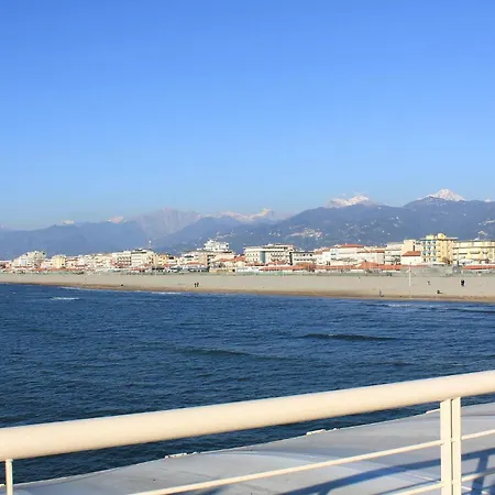 Beautiful In Διαμέρισμα Camaiore